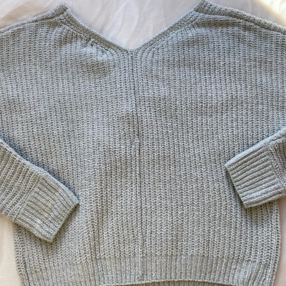 University of Notre Dame hand knit embroidered sweater - Picture 11 of 16